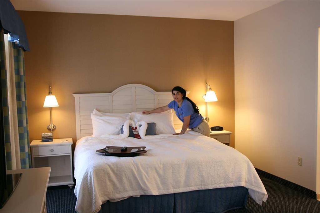Hampton Inn & Suites - Cape Cod / West Yarmouth Værelse billede